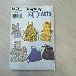 New uncut Simplicity apron pattern from 1999